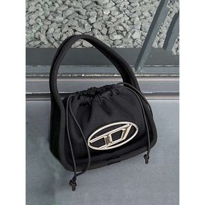 Totes de malha tricotada saco de cordeiro de cordeiro feminino textura nicho bolsa de bolsa subma