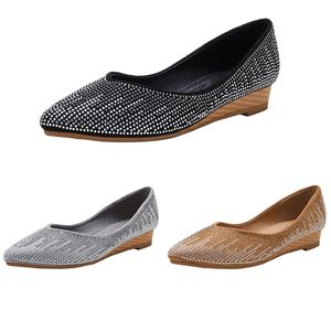 2024 Nya tofflor Sandaler Slide Womens Sandaler Summer utomhus skor svart vit blå brun party skor storlek 36-42