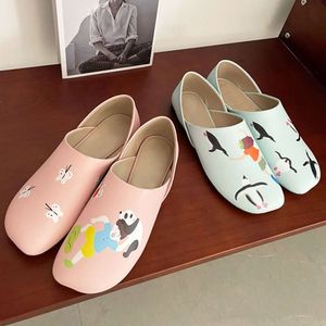 Med Box New Toy Leather Slippers Designer Sandaler Summer Women Loafers Sunfujita Square Toe Green Black Color Beach Shoes 555