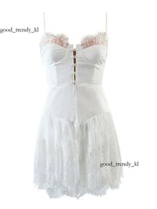 Letnie sukienki seksowne białe szwy koronkowy stanik stanik mini sukienka dla backless impater krótki proc