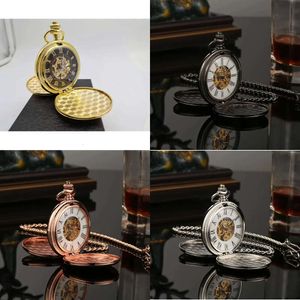 Zegarki kieszonkowe Antique Mechanical Watch Kolekcja Retro pusta szkieletowy SWEAT SWARE CLOK PREZENT MĘŻCZYZNIE DO TATY I GRANY GRPA