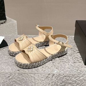 24 sommar ny liten doftande stil casual sandaler kvinnors tjocka sulvatten diamant pärlspänne hampa rep stickade bekväma strandskor