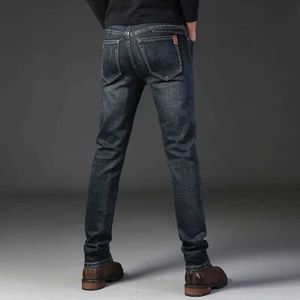 Jeans masculinos de HLQV Novo massoras de inverno com calças retas de pernas retas elástica Elastic Slim Fit Casual D240417