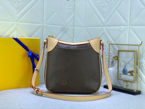 Toppdesigner Casual och fashionabla axelväska, Crossbody Gold Chain Handbag, plånbok, bred löstagbar rem, 3 inre fack