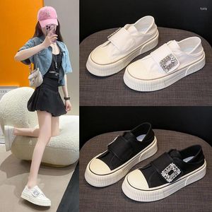 Scarpe casuali di qualità Donne spesse SOLE SOLE CUCCHLE STUDENTI METALE STUNGLI BLACI Sneaker Flat Altezza Aumenta Girls White 35-40