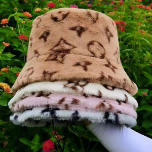 Breitgekrönte Hüte Bucket Designer für Herren Womens Designer Luxus Vintage Baseball Caps Mode Full Pink Letters Blumen breiter pelziger Winter Sunhats RPU9