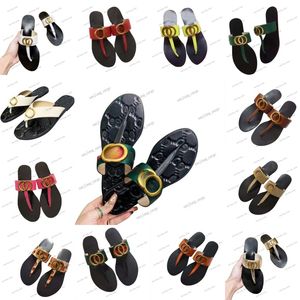 Men Chinelos de designers deslizam mulheres 2G Metal Buckle Slipper Classic Flip Flip Couro Red Stripes Green Sandal Black Sole Summer Pool Slides de praia Sliders Sliders