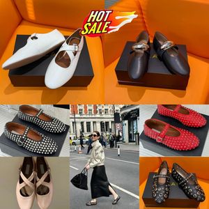 2024 Kutu Tasarımcı Sandal Bale Serim Slider Düz Soyun Ayakkabı Dans eden Kadın Ayak Parçapı Ayakkabı Ayakkabı Lüks Perçinlenmiş Toka Ayakkabı Boyutu 35-40