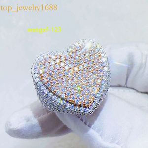 Anpassade smycken Sterling Sier Moissanite VVS Diamond Hip Hop Two Colors Heart Ring