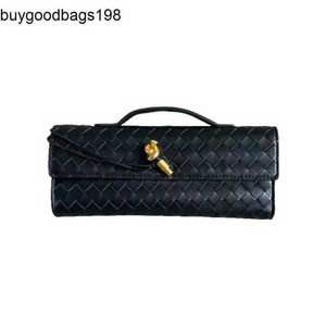 Andiamo Clutch Bag Bottegvenetas Handbags 2024 New Handheld Banquet Made of Genuine Leather Handwoven Stick Horizontal Crossbody Handbag rj 4B2R