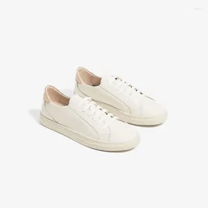 Scarpe casual 2024 Summer White Korean morbido Sports in pelle Sports allacciati su quattro stagioni sneaker da donna vulcanizzate