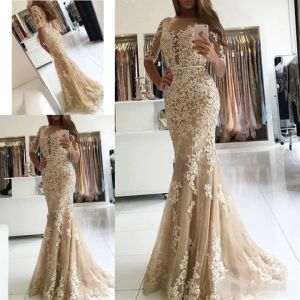 2024 Champagne Mermaid Prom Dresses with 1/2 Half Sleeves Lace Applique Sweep Train Scoop Neck Plus Size Formal Evening Wear Party Gowns