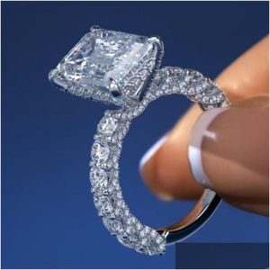 Wedding Rings Luxury Jewelry Sparkling 925 Sterling Sier Emerlad Cut White Topaz Diamonique Cz Diamond Gemstones Party Women Engagem Dhnrs