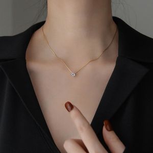 Titanium Steel Golden Six Claw Zircon Pendant Necklace for Women Collarbone Chain without Fading Neck Jewelry Factory Price YMN125