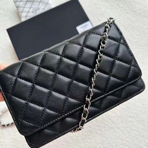 حقائب نسخة Xiang Wealth 19 حقيقية من جلد الكافيار من جلد الغنم Crossbody أحمر الشفاه