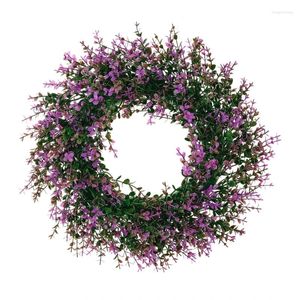装飾的な花人工春の紫色の花の花輪のユーカリ玄関の農家のためのユーカリ
