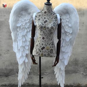 Nova chegada grande decoração de casamento de asa de anjo branco