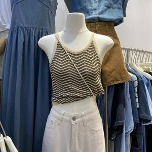 Kvinnors tankar sommar retro halter spaghetti rems reser kvinnor yttre slitage etnisk stil kontrast färg smal passform randig stickad kort topp