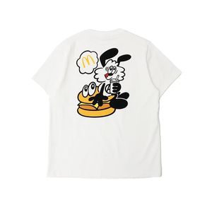 24SS Yaz Japonya Karikatür Tavşan Tee Moda Erkekler Kısa Kollu Kaykay Tshirt Kadın Giysileri Solunum Sıradan Pamuk Tişörtleri 0417