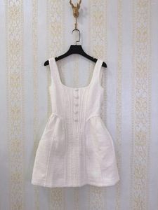 Casual Dresses 2024 Kvinnor Fashion Sleeveless Square Collar Slim midja Milky White Vest Dress 0413