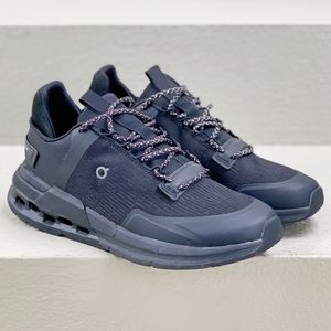 Designer Ny stil Lätt dämpad utomhuslöpskor Cloud Series Låg Top Training Sneakers Multifunktionella avslappnade sportskor för par Storlek 35-45