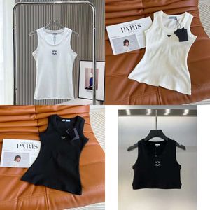 Cropped T Shirts Women Knits Tank Top Designer Embroidery Vest Sleeveless Breathable Knitted Pullover Womens Sport Tops ank op s ops
