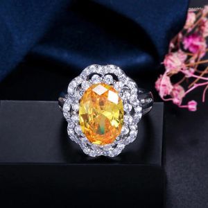 Rings de cluster Três graças de formato oval moderno zirconia cúbica cristal grande anel de festa de casamento brilhante para mulheres jóias de moda r232