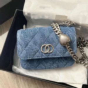 Väskor små xiangfeng midja i midjan bergskamellia kedja mini avfall denim persika hjärta hårdvara crossbody