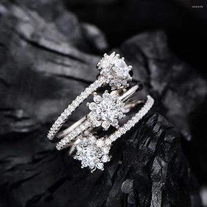 Кластерные кольца S925 Серебряный цветок Женщины Линия Снежинка Кольцо кольцо женщина блестящий 5A Циркон продвинутый дизайн