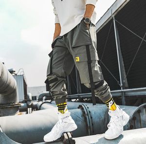 Marchwind Brand Men Ribbons Streetwear Calça de carga de outono Hip Hop Calças de calças de calças pretas Bolsas folgadas TrouserS8970355