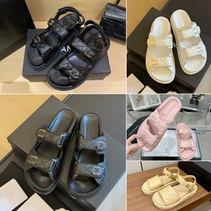 Designer Sandal Woman Luxury Sandals Chaners Sandaler 2024 Nya fårskinn kardborrbotten tjock sula diamantvattentäta sandaler sandal för kvinnor bekväma pappa sandaler 35-42