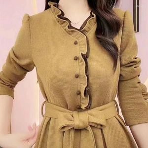 Casual Dresses 2024 Spring Autumn V-Neck Small Fragrant Wind Waffle Pattern Korean Solid Color Slim Dress Women Belt Mid Length