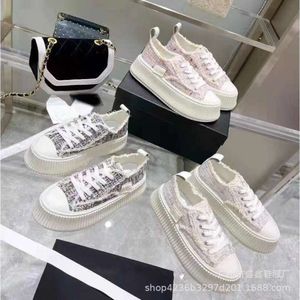 24SS Designer Chanells Shoe Small Fragrant Wind Thick Sole Casual Canvas Shoes for Women Four Seasons New Versatile Matsuke Little White Heightening Biscuit Channe