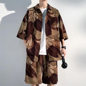 남자 트랙 슈트 2024 패션 여름 2 피스 캐주얼 셔츠 세트 티셔츠 반바지하라 주쿠 스트리트 마모 대형복