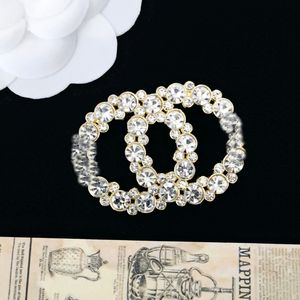 20 Style Brand Luxurys Design Diamond Brooch Women Men Couples Rhinestone Rhinestone Suit Pin Fashion Decoration High Quality Elegant Wedding Party Jewerlry