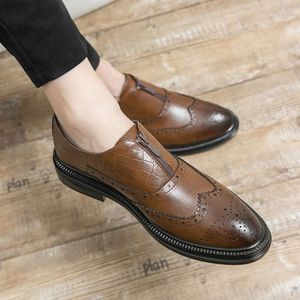 Prom klänning handgjorda brogue bruna bröllop män lägenheter läderskor slip-on oxfords formella original loafers mode