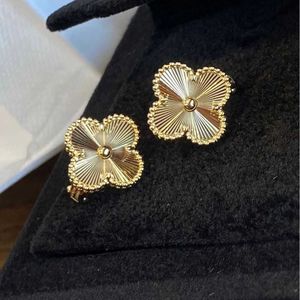 Original märke V Gold High Edition Van Four Leaf Grass Ear Pat Womens Light Luxury Fashion Thicked 18k Rose Plated Studs