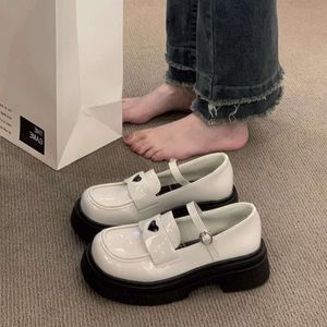 Scarpe per donne 2023 Platform Ladies Calzature estive kawaii giapponese lolita su punta quadrata mary jane graziosi tacchi alti