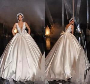 Abiti da sposa da ballo abiti sexy profondi a vccarica appliques in pizzo in perline abiti da sposa in rilievo in tribunale senza taglie taglie taglie ratinò arabo vestidos de novi yd