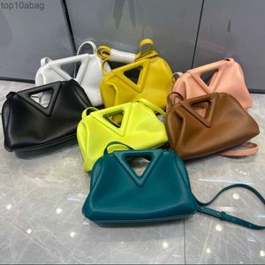 Botteg Venetas BVs Designer Bag Bags New Inverted Triangle Clip Bag Dumpling Candy Color Crossbody Have