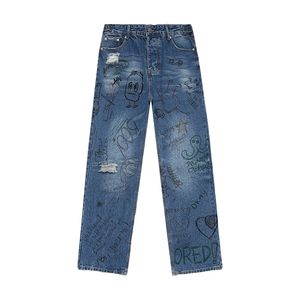 Doğru yapılmış şık sanat tasarımcısı allover grafiti baskı denim pantolon sonbahar kış erkekler rahat esnek vintage yıkanmış sokak aşınma kot pantolonlar 24ss 0417