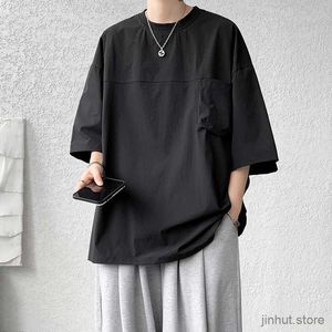 Herr t-shirts män sommar japanska enkla t-shirts framficka streetwear mode överdimensionerade topp tees mens casual o-hals kort ärm t-shirt
