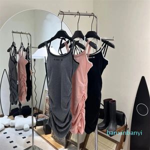 Kvinnors designer sommar stickad bröstkudde med is silk elastisk bokstav tank topp kjol slit ärmlös design kvinnors höft wrap kjol