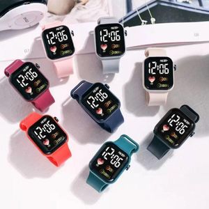 Wristwatches Love Style LED Electronic Watch Waterproof Square Outdoor Student Digital Sports