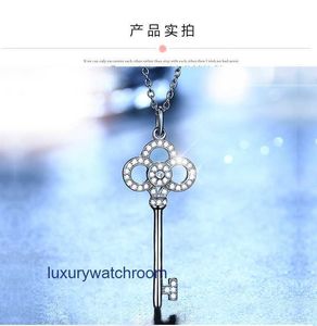 Simple Luxury Tiffenny Brand Cindant Necklace S925 Silver Key Collar Chain regalo per la fidanzata giapponese e coreano Petalo di moda