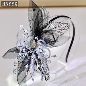 Haarklammern Hnyyx Kristall Stirnband Perlenblütenzubehör Strauchsteine Fashion Party Tiara Butterfly Mesh Kleid A110