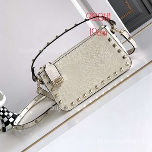 Portable Rock Tek Tasarımcı Çanta Katmanı Kadın Vallentinos Under Emfil Çantalar Vlogoo Modaya Dönüş Omuz Çantası Küçük Kare Kara Kovalık Crossbody Rivets 86vt