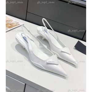 P Sandals Designer Sandals Pointed High Heel Single Shoes Triangle 3.5Cm 7.5Cm Heels Sandal For Women Black White Pink Blue Wedding Shoes With Dust Bag 35-40 3745
