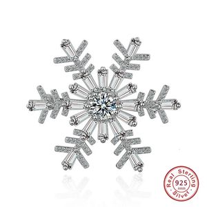 Модные твердые S925 Серебряные серебряные украшения CZ Crystal Big Snowflower Brooches для женщин Свадебная одежда Сумма из элегантные булавки 240412