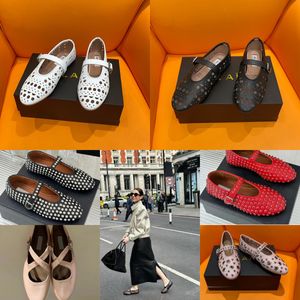 2024 mit Box Designer Sandal Slipper Slider Flat Dressing Schuhe Tanz Frauen runder Zehen Strassbootschuhe Leder Leder Nietschnalle Schuhe Größe 35-40 Schwarz